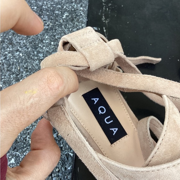 Aqua Bay Suede Toe Loop Tie up Ankle Strap Sandals in Natural Size 5.5 - Picture 4 of 5